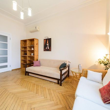 Apartments On Khreschatyk 27 كييف المظهر الخارجي الصورة