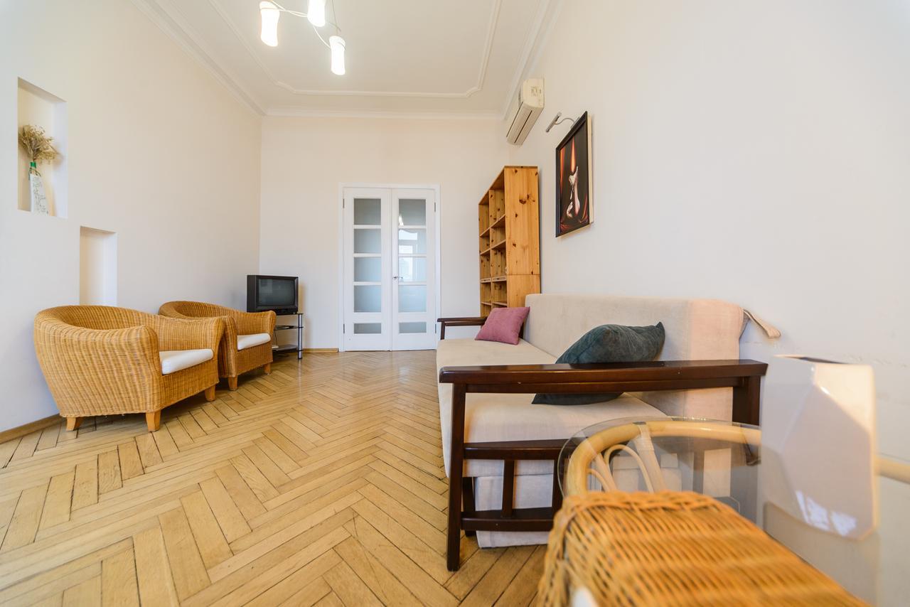 Apartments On Khreschatyk 27 كييف المظهر الخارجي الصورة