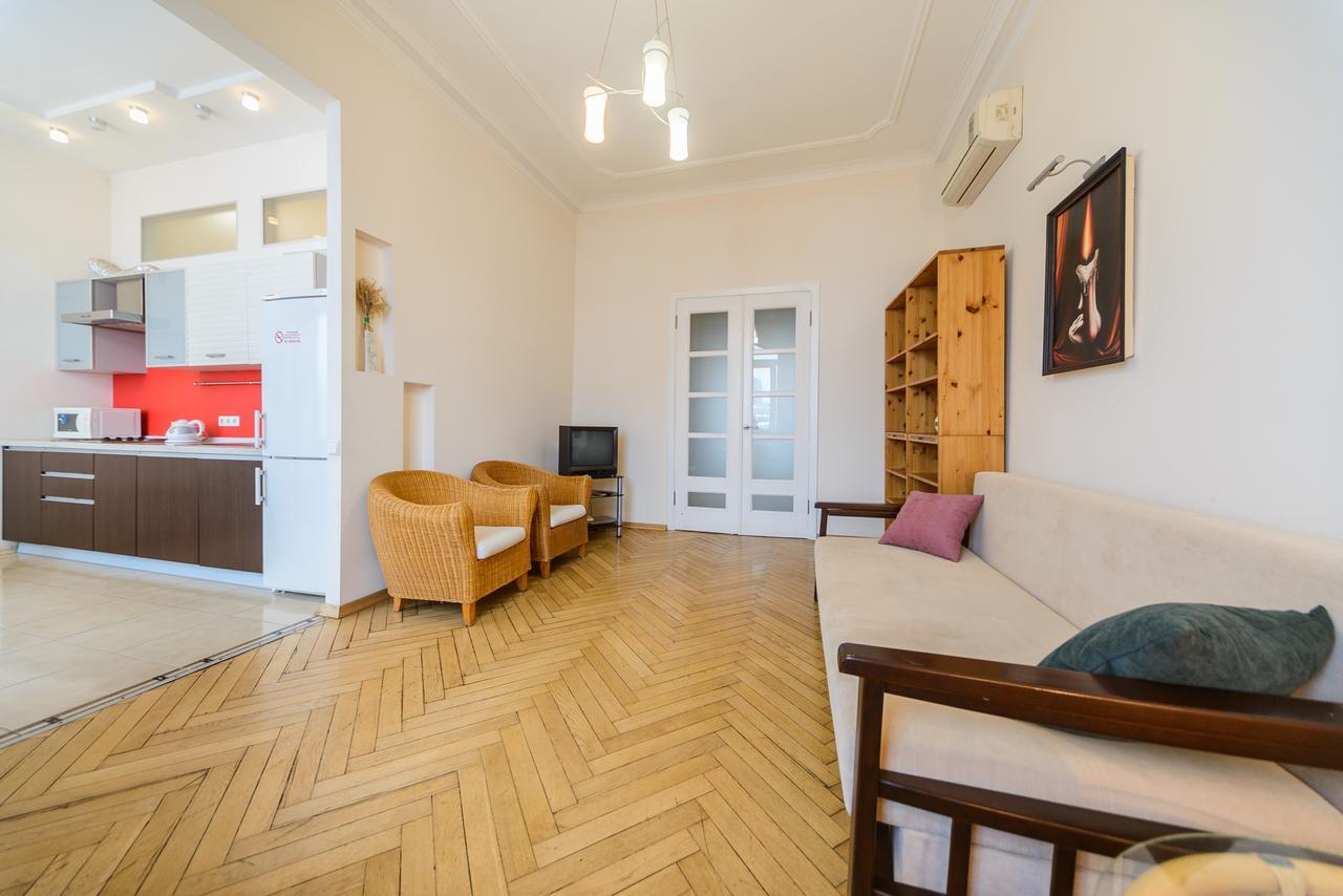 Apartments On Khreschatyk 27 كييف المظهر الخارجي الصورة